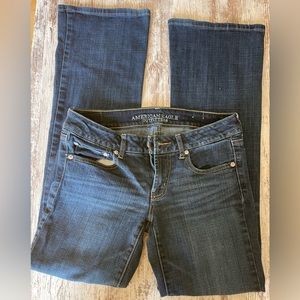 Size 6 Boyfriend stretch American Eagle jeans
